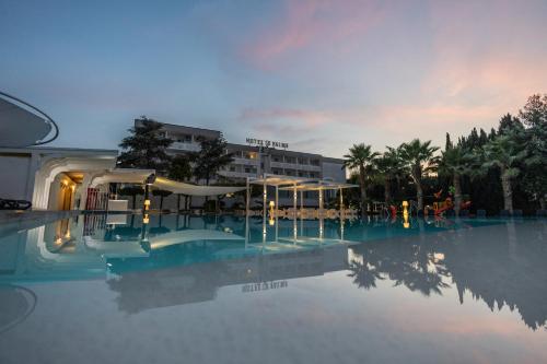 Piscina di Hotel Le Palme o nelle vicinanze