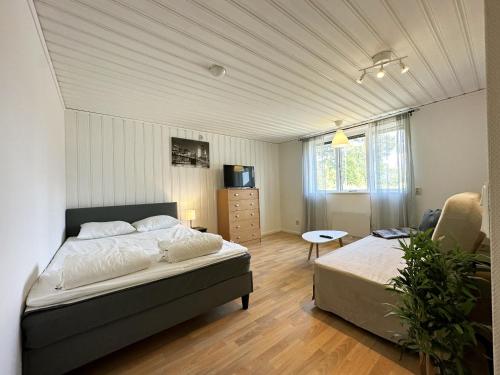 Postel nebo postele na pokoji v ubytování Holiday apartment between Visby and Tofta