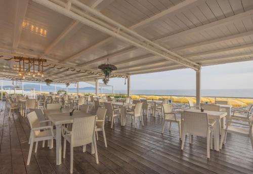 Vista generica sul mare o vista sul mare dall'interno dell'hotel