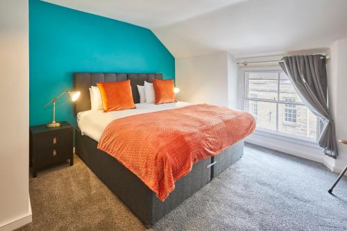Un pat sau paturi într-o cameră la Host & Stay - Beckside