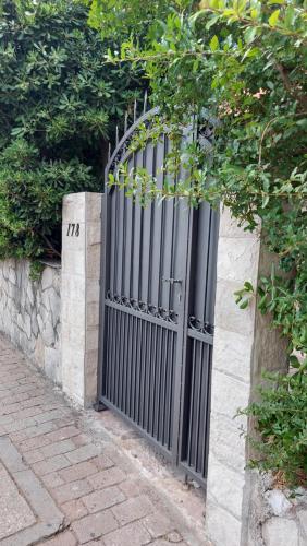 Afbeelding uit fotogalerij van Art Apartments in Kotor