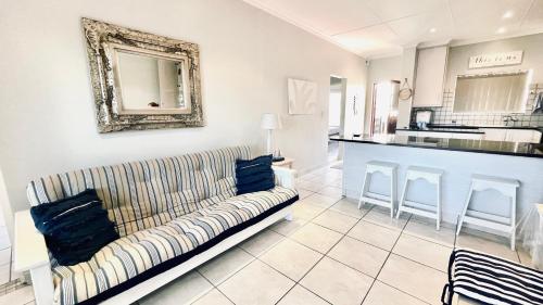 Gallery image of Stylish Hartenbos Apartment in Mossel Bay