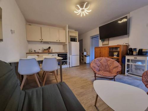 Photo de la galerie de l'établissement Appartement de 3 pièces en résidence avec piscine, à Saint-Raphaël