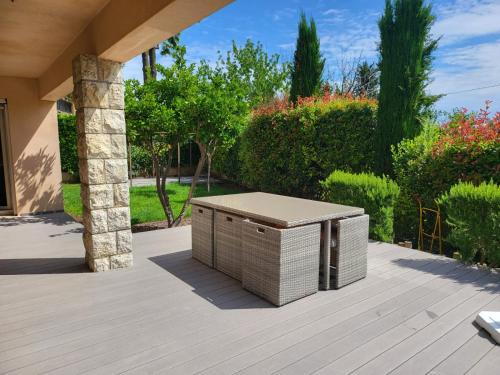 Rez-de-Villa "Clos Saint-Sauveur" modern and chic, 160m2, swimming pool, terrace photo 8