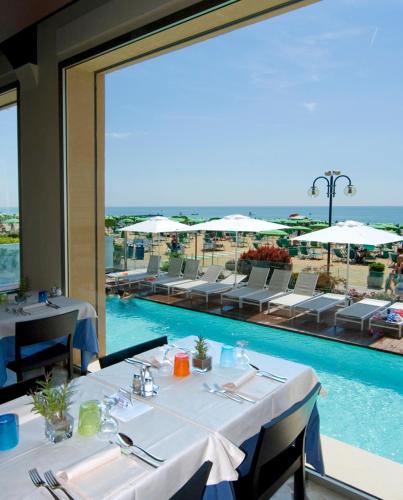 Bazén v ubytování Hotel Ancora nebo v jeho okolí