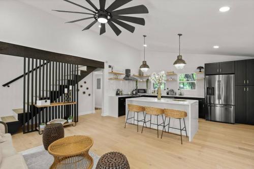 Gallery image of Lux Lake Travis in Austin