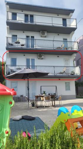 A1 - large 80m2 apt w sea view balcony and garden