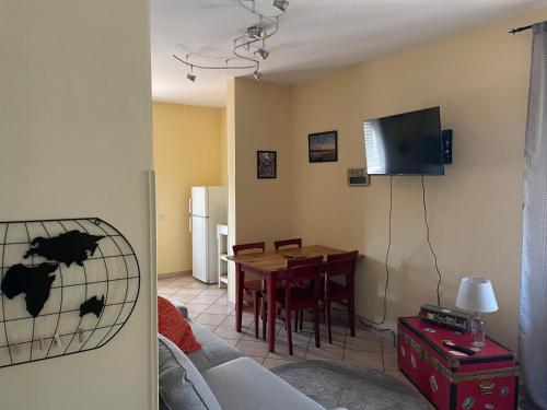 Μια τηλεόραση ή/και κέντρο ψυχαγωγίας στο The Loft E&E Orient Express