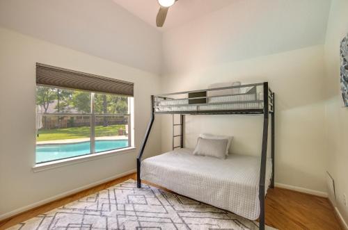 Φωτογραφία από το άλμπουμ του Montgomery Home with Yard, Pool and Hot Tub! σε Montgomery