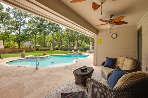 Φωτογραφία από το άλμπουμ του Montgomery Home with Yard, Pool and Hot Tub! σε Montgomery