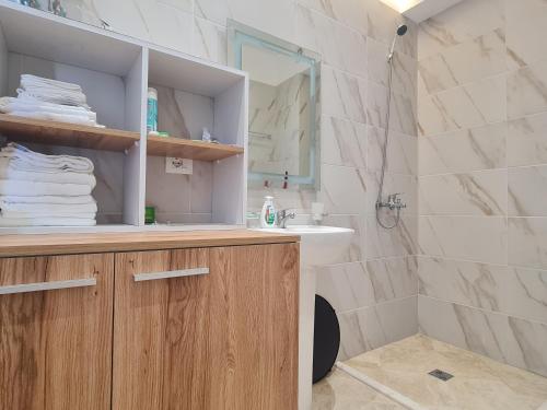Bany a Teal Apartment