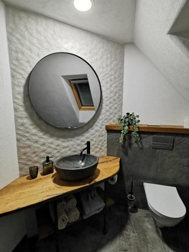 Φωτογραφία από το άλμπουμ του Demeter Guesthouse WOLF Siklod σε Şiclod