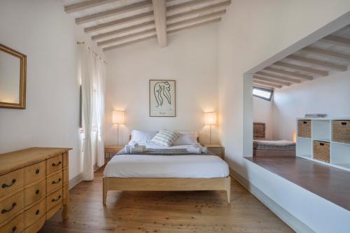 Panoramic loft with terrace near Ponte Vecchio