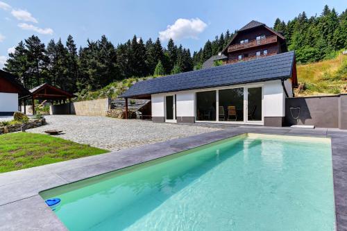 Bazén v ubytování Chata Zadov nebo v jeho okolí