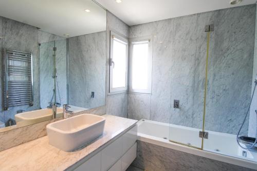 Ocean View Luxury Apartment
