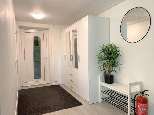 Photo de la galerie de l'établissement Moderne og fult utstyrt sokkel leilighet, opptil 8 sengeplasser, à Mo i Rana