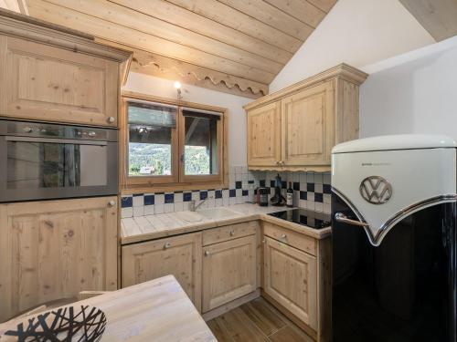 Duplex lumineux skis aux pieds avec accès piscine et parking