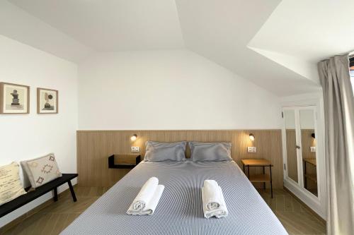 Apartment Playa Las Vistas 2 with breathtaking sea view, only 100 m to the sea, heated pool, aircondition for a fee, wifi