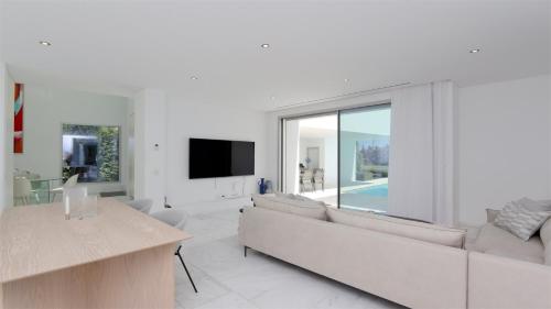 Villa BEA - Luxury Villa with Private Pool heated optional, Jacuzzi, Golf Views by Clever Details