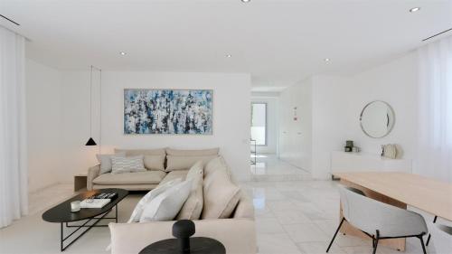 Villa BEA - Luxury Villa with Private Pool heated optional, Jacuzzi, Golf Views by Clever Details