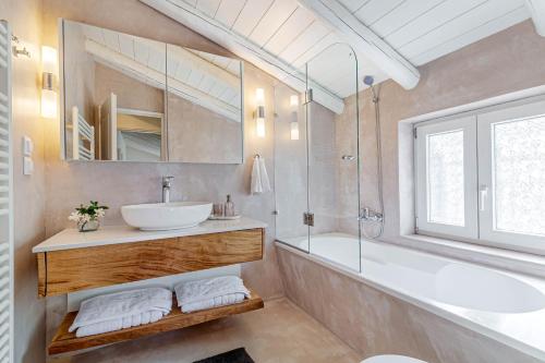Ένα μπάνιο στο Villa Aurora Paxos