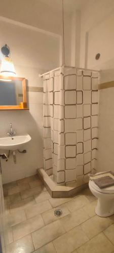 Koupelna v ubytování Maganas Hotel