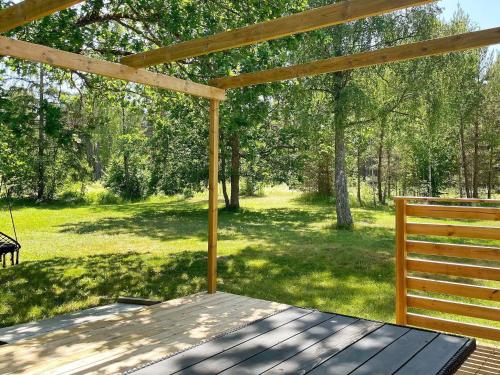 Κήπος έξω από το 4 person holiday home in KLINTEHAMN-By Traum