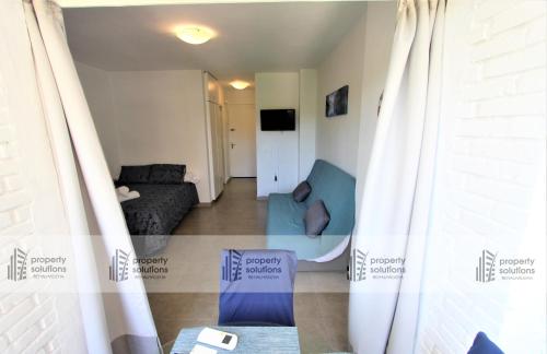 135 Ágata Apartamentos. Piscina y Playa. A corta distancia del centro.