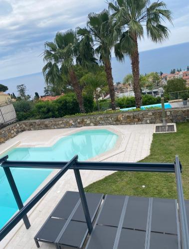 Πισίνα στο ή κοντά στο Villa Monet Luxury Home