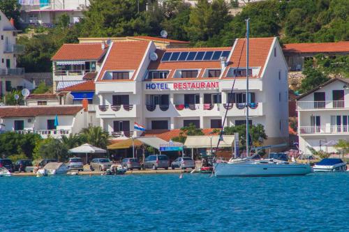 House HOTEL PLAVA LAGUNA