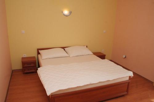 Apartments by the sea Rogoznica - 3098