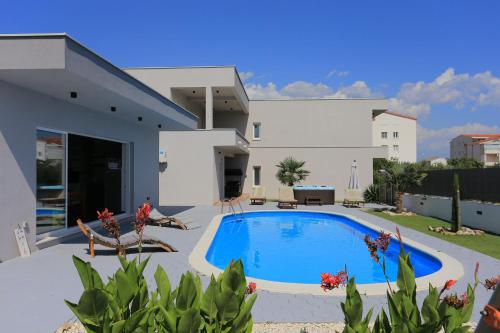 Family friendly house with a swimming pool Kastel Stafilic, Kastela - 21263
