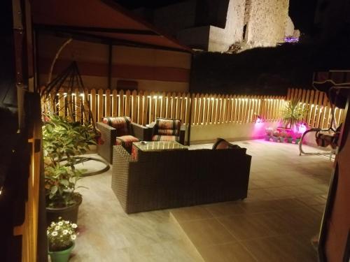 Un lugar para sentarse en Bubble castle house