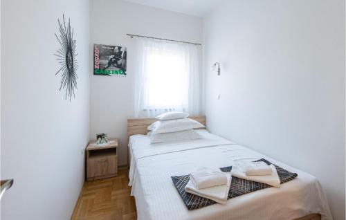 Katil atau katil-katil dalam bilik di 3 Bedroom Stunning Home In Caporice