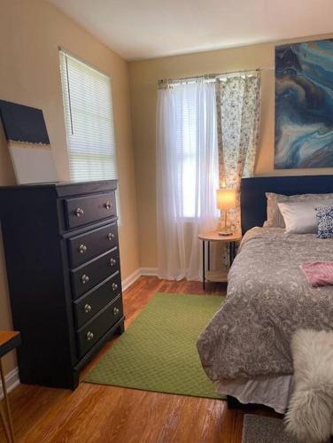 Gallery image of Cozy home, King bed, 3 bedrooms,close to downtown beaches towncenter in Jacksonville