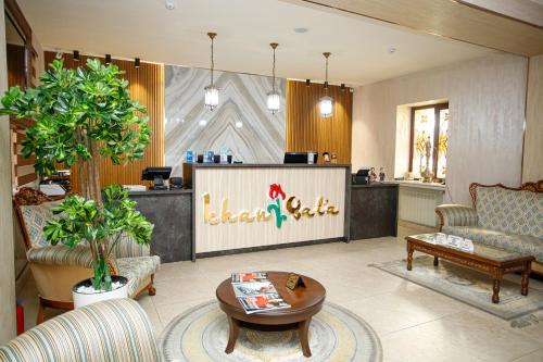 Лобби или стойка регистрации в Ichan Qal'a Premium Class Hotel