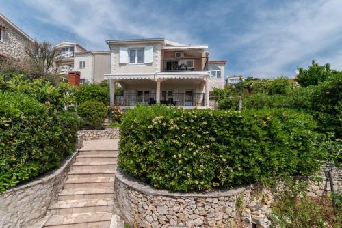 Apartment in Okrug Gornji 6139