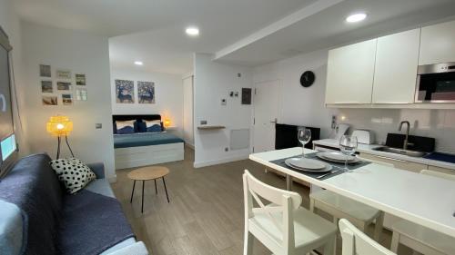 Las Canteras Beach Studio