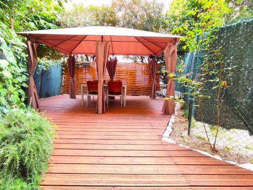 GARDEN LEVEL nearby beach