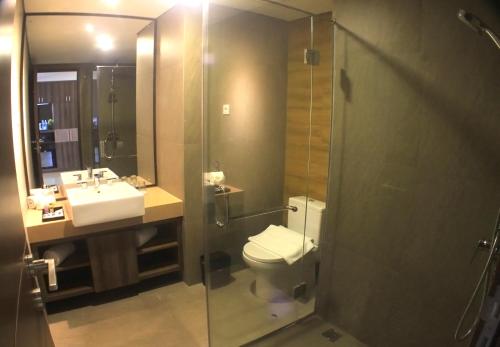 Koupelna v ubytování MK Hotel Jakarta