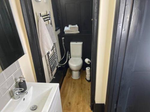Ένα μπάνιο στο SmithStayz Apartments Epping