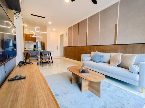 Televisyen dan/atau pusat hiburan di Kenwingston Platz Signature Suites by Manhattan Group
