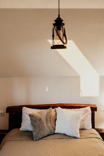 Postel nebo postele na pokoji v ubytování DEMETER Guesthouse FOX Siclod