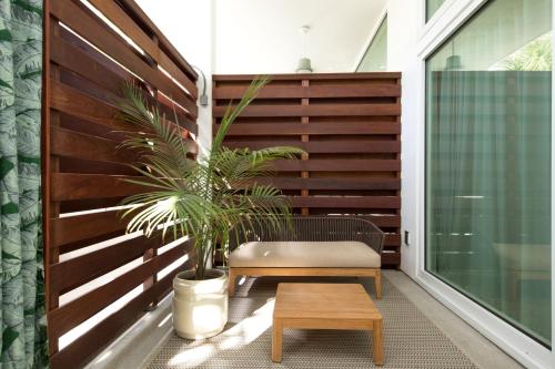 The Sarasota Modern, a Tribute Portfolio Hotelにあるバルコニーまたはテラス