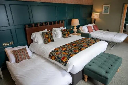 The Royal Inn by Chef & Brewer Collection photo 11