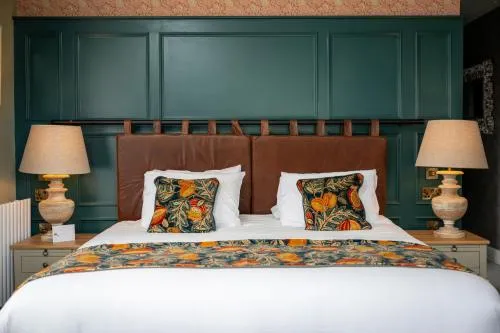 The Royal Inn by Chef & Brewer Collection photo 6