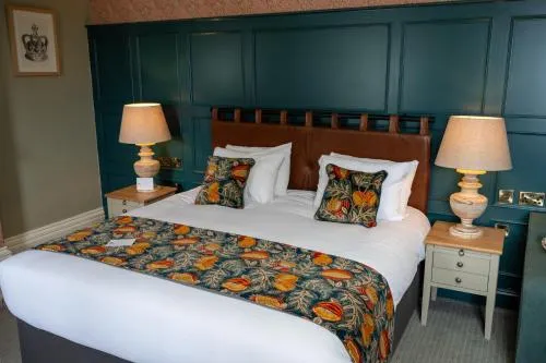 The Royal Inn by Chef & Brewer Collection photo 3