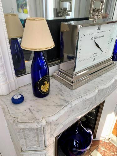 Central Paris Elegant Apartment with Air Conditioning near Eiffel Tower & Invalides
