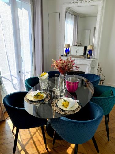 Central Paris Elegant Apartment with Air Conditioning near Eiffel Tower & Invalides