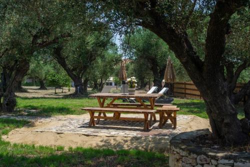 Κήπος έξω από το Oliva Cottage - Ideal for Families Close to Zakynthos Town